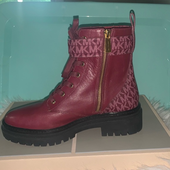 💖 MICHAEL Michael Kors Red Parker Logo-Panelled Ankle Boots NWOB 7 - Picture 14 of 15